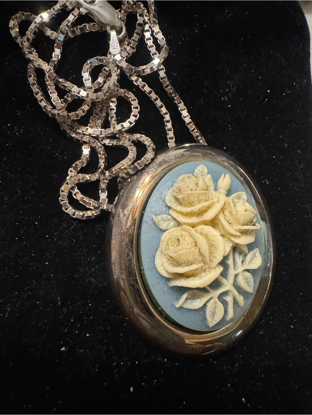 Italian Silver Classic Cream Rose Cameo Pendant Necklace in Blue